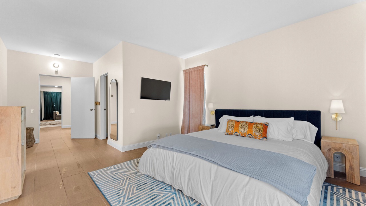 Photo of Bedroom in Sunset