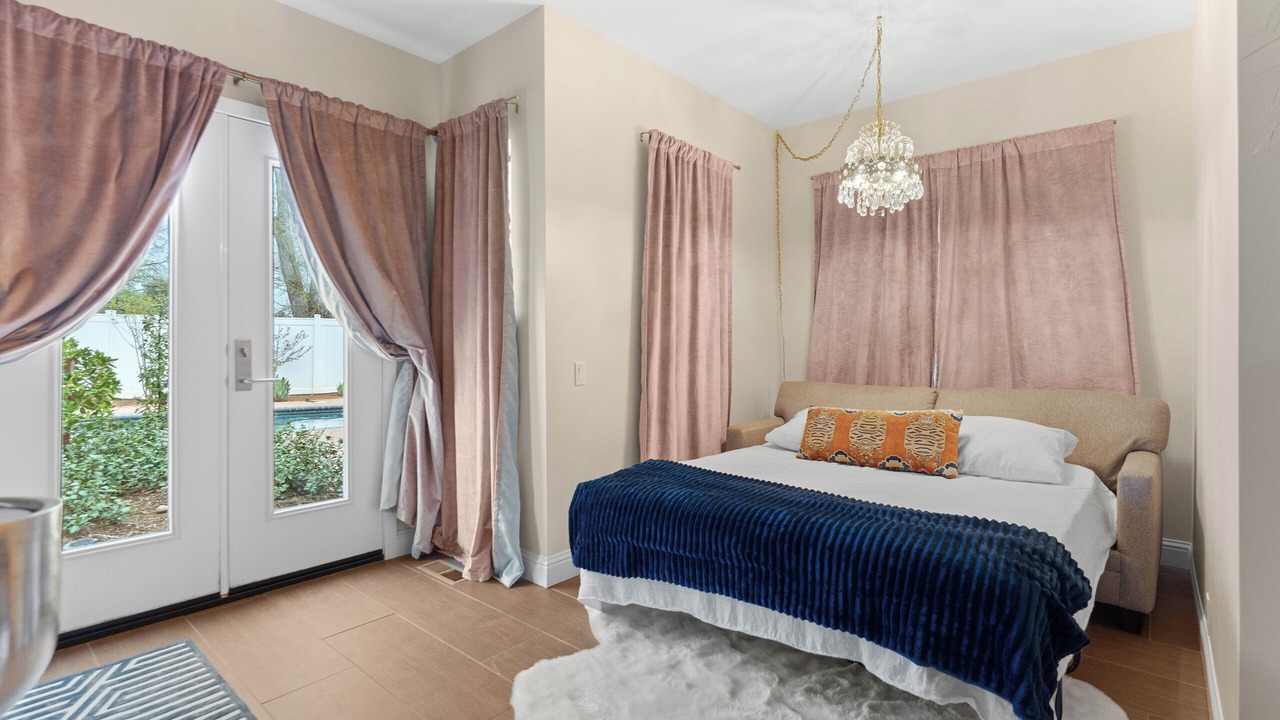 Photo of Bedroom in Sunset