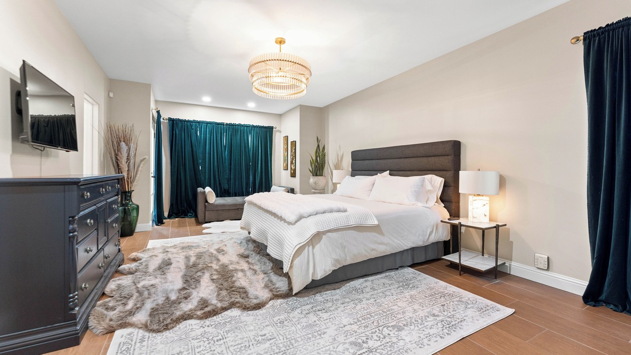 Photo of Bedroom in Sunset
