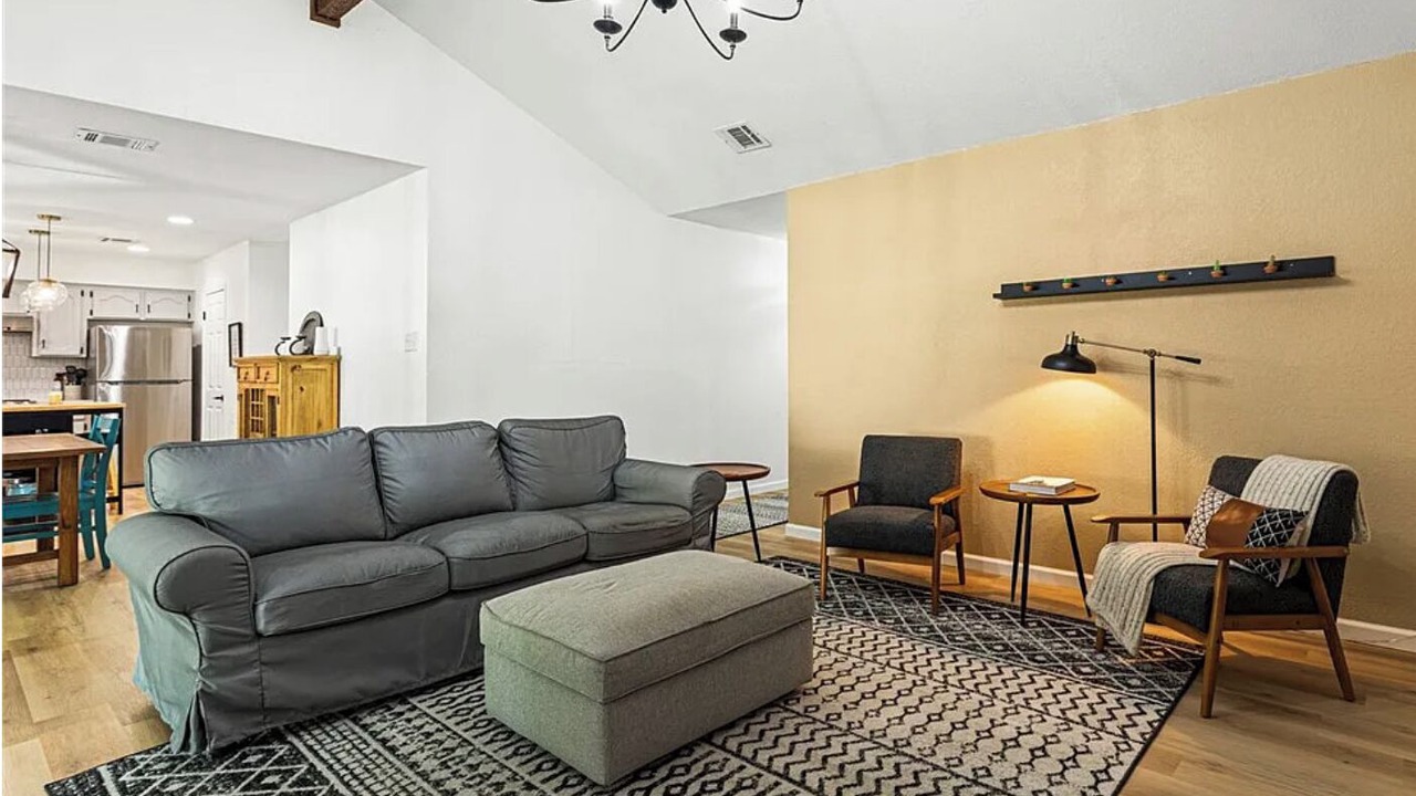 Photo of Livingroom in Hewitt