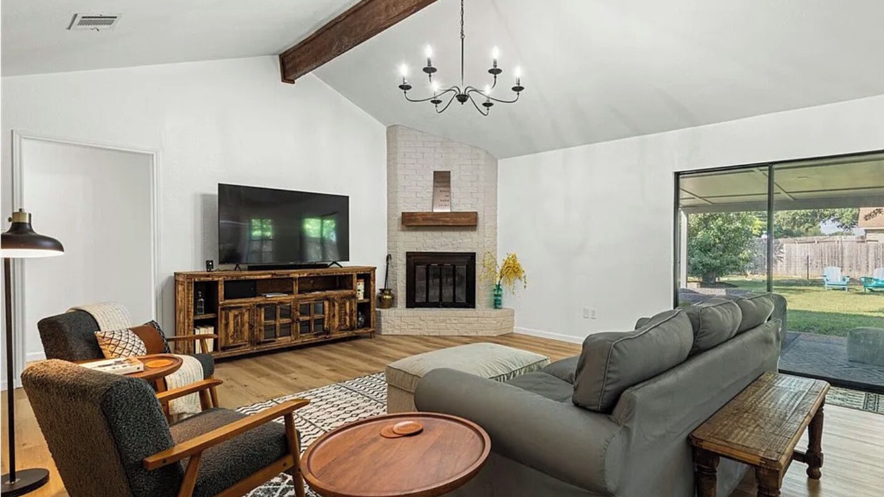 Photo of Livingroom in Hewitt