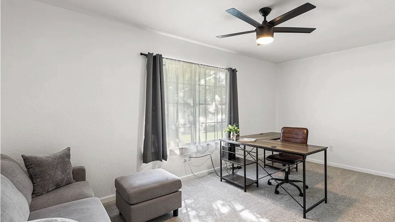 Photo of Livingroom in Hewitt