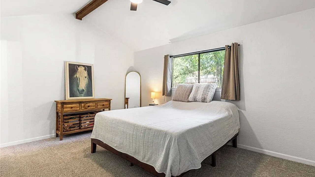 Photo of Bedroom in Hewitt