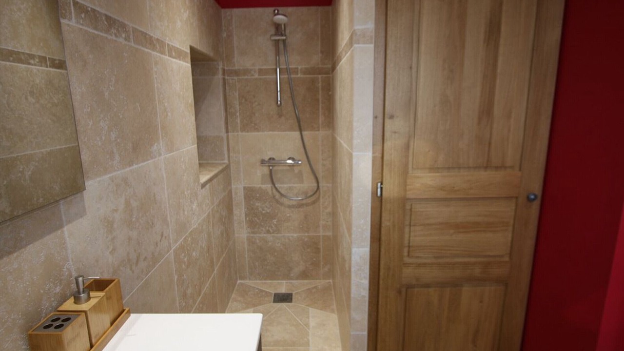Photo of Bathroom in Removille