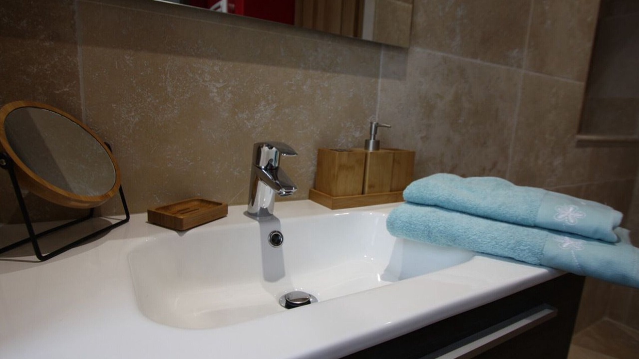 Photo of Bathroom in Removille