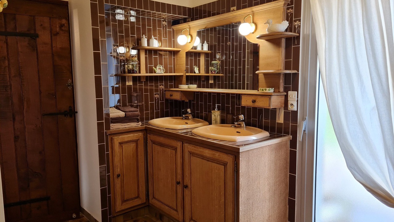 Photo of Bathroom in Saint-Martin-d'Abbat