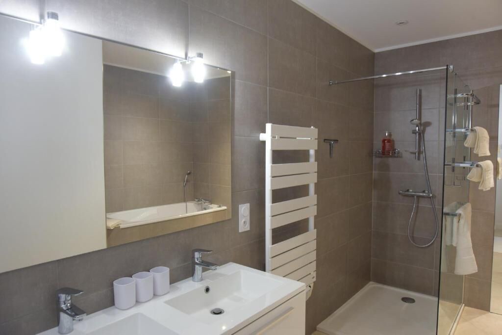 Photo of Bathroom in Les Halles - Valliere