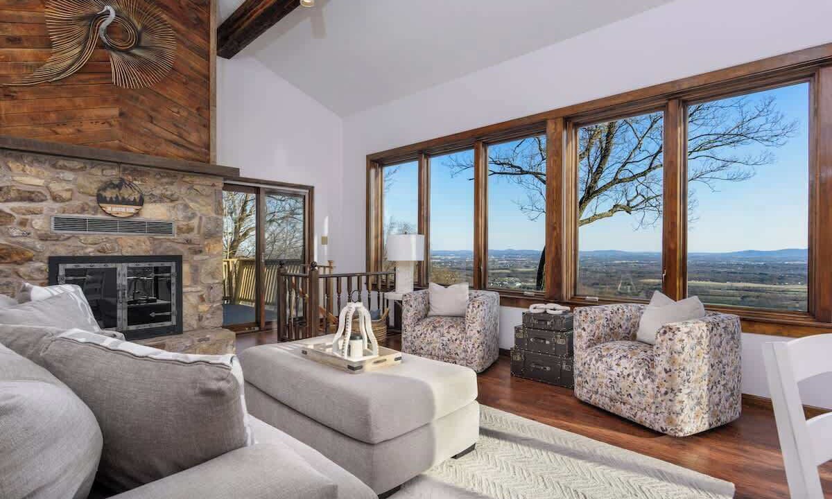 Photo of Livingroom in Enola