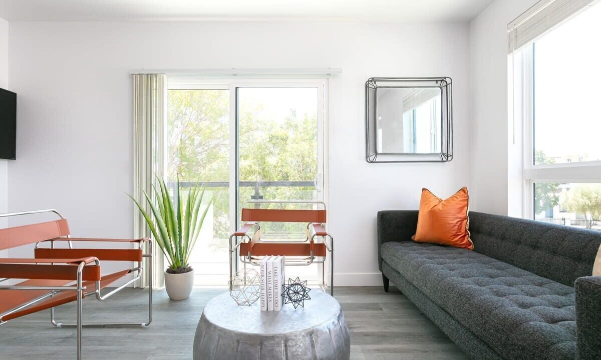 Photo of Livingroom in Mid City