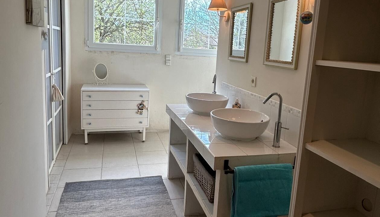 Photo of Bathroom in Sainte-Eulalie-en-Born