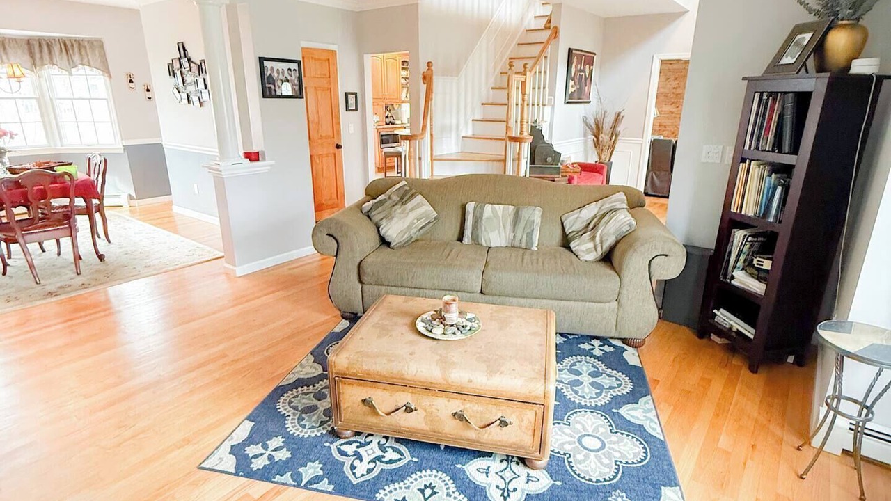 Photo of Livingroom in Lake Ronkonkoma