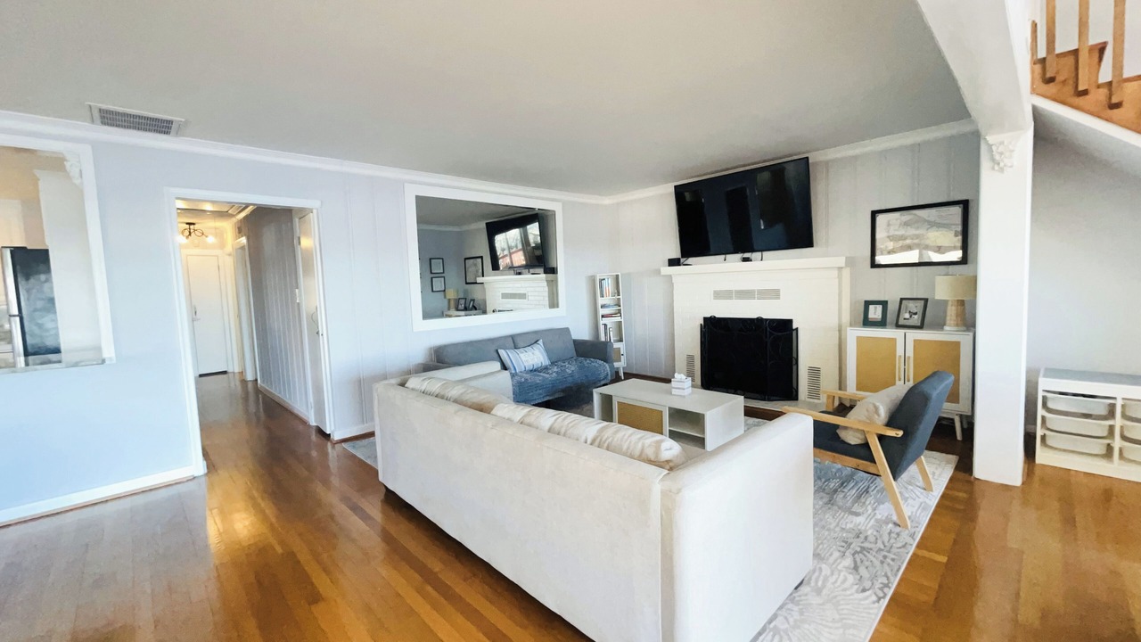 Photo of Livingroom in Willoughby Spit