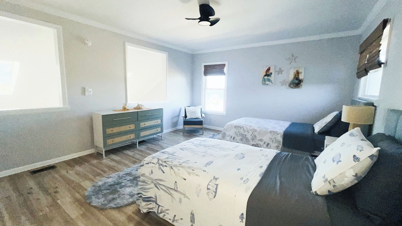 Photo of Bedroom in Willoughby Spit