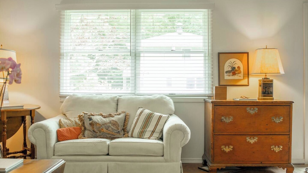 Photo of Livingroom in Cedar Mountain