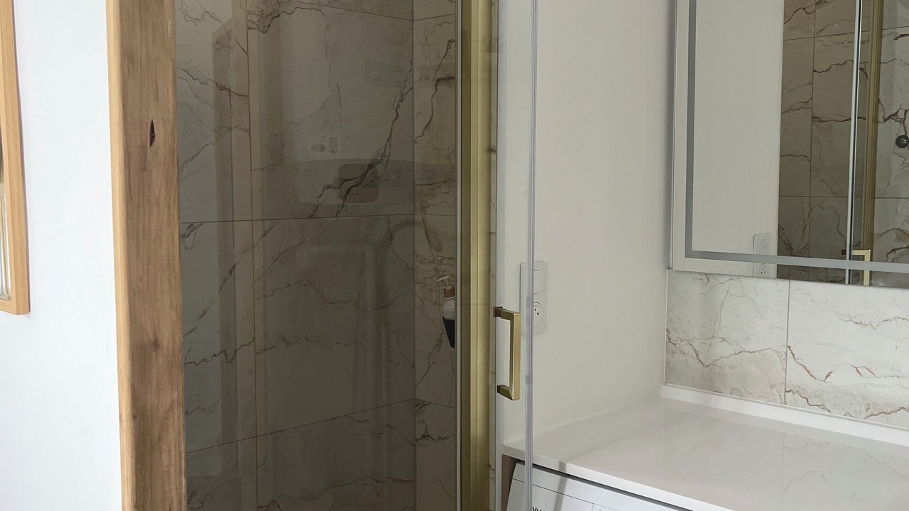 Photo of Bathroom in La Fuye-Velpeau