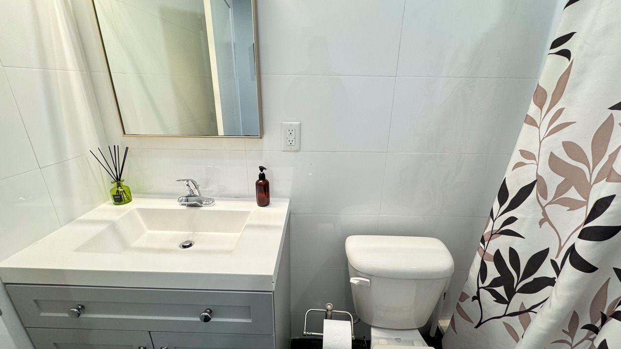 Photo of Bathroom in Communipaw