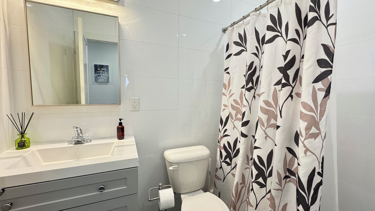 Photo of Bathroom in Communipaw
