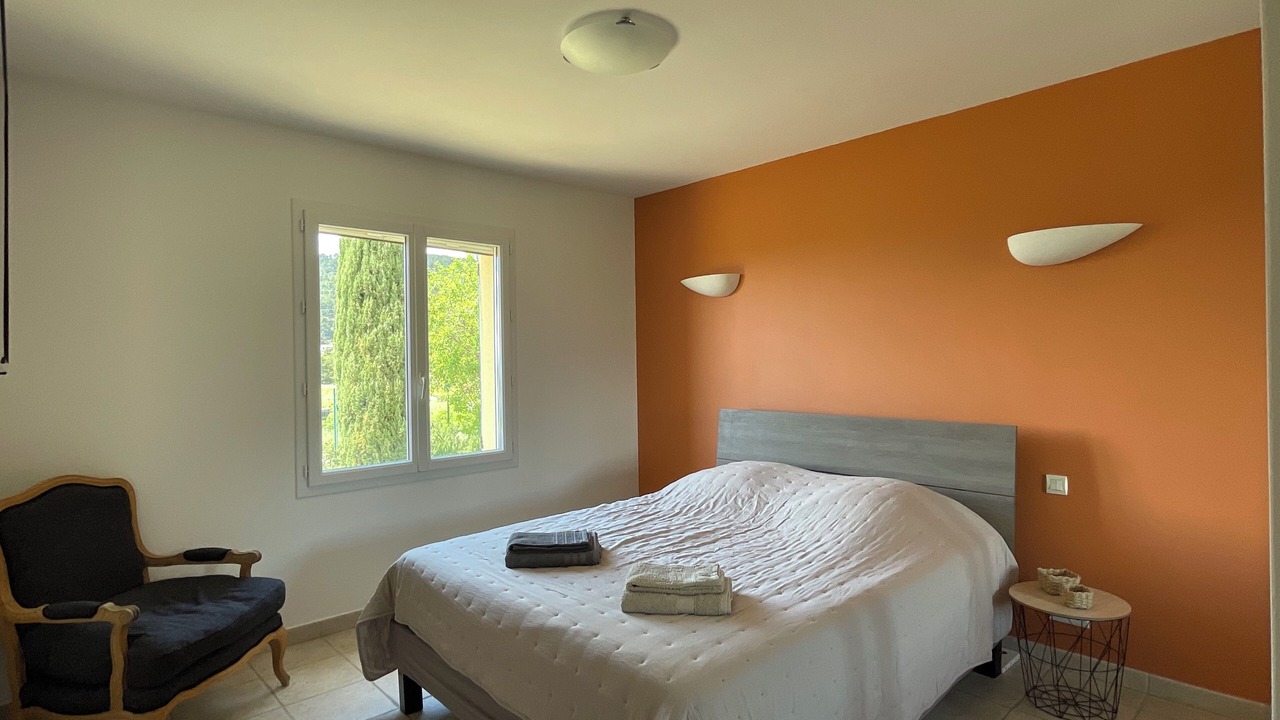 Photo of Bedroom in Beaumes-de-Venise