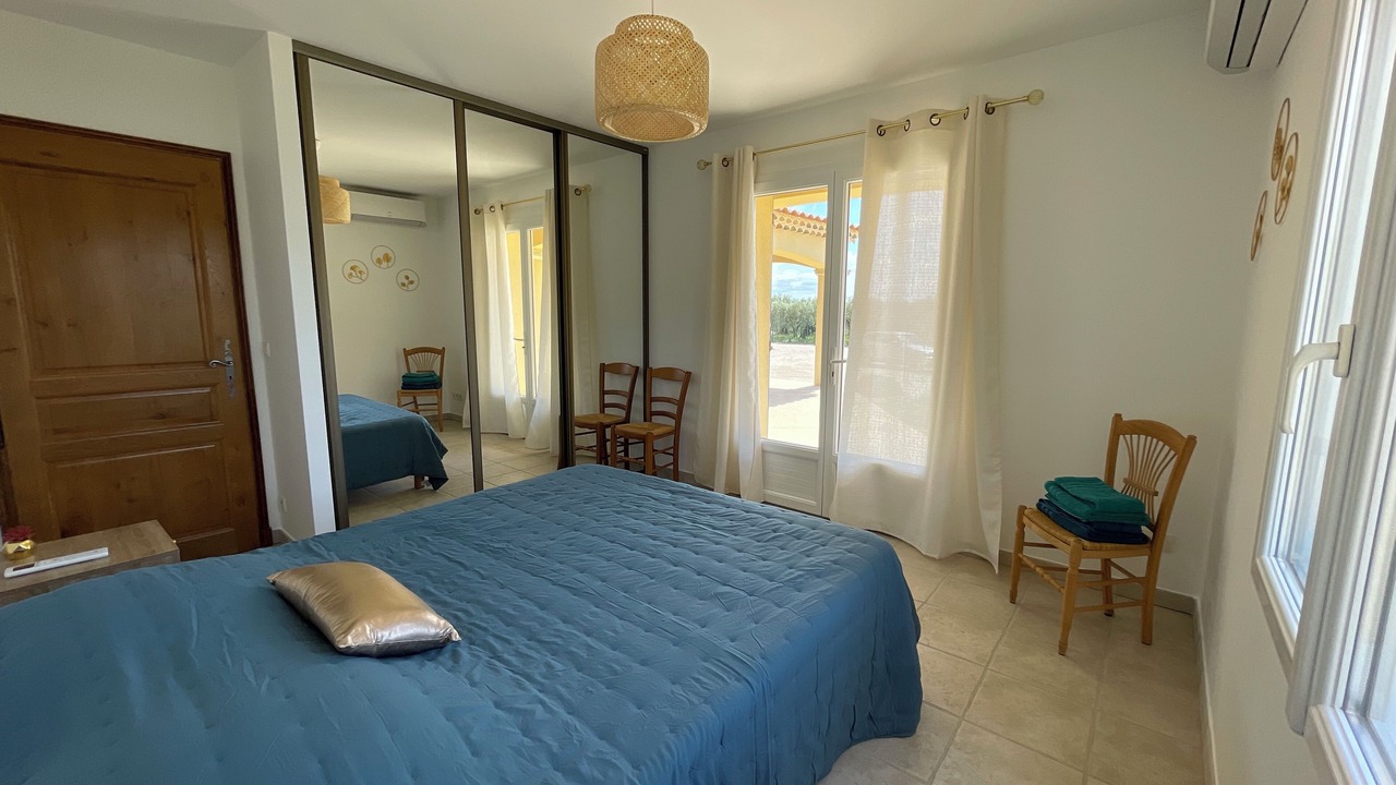 Photo of Bedroom in Beaumes-de-Venise