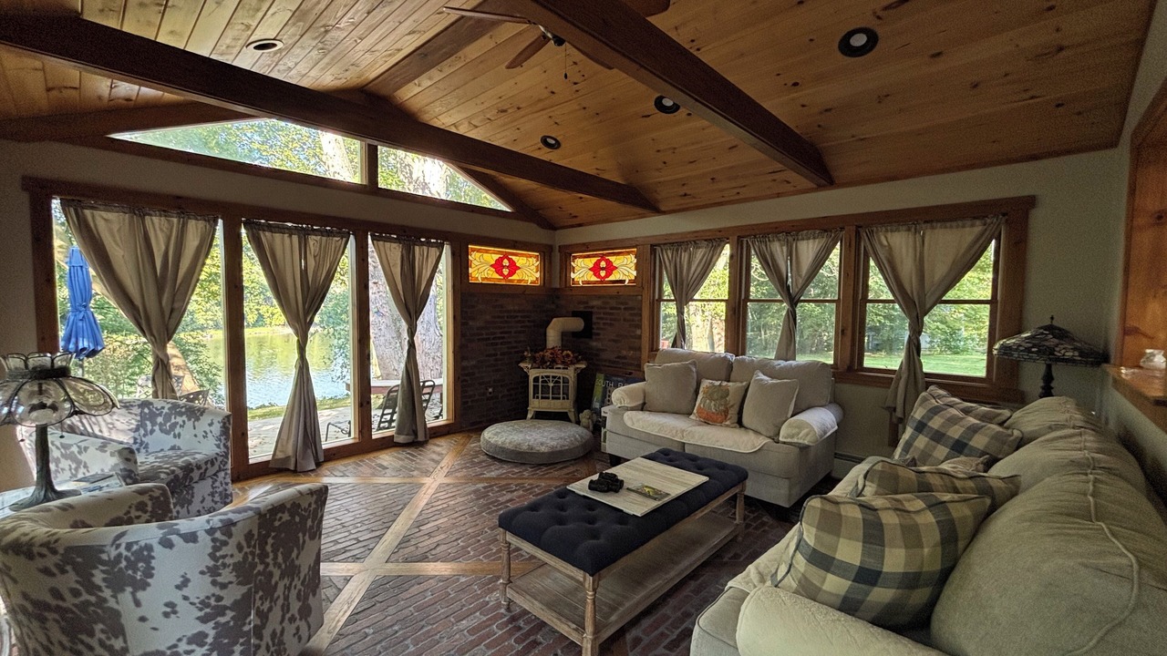 Photo of Livingroom in Barton