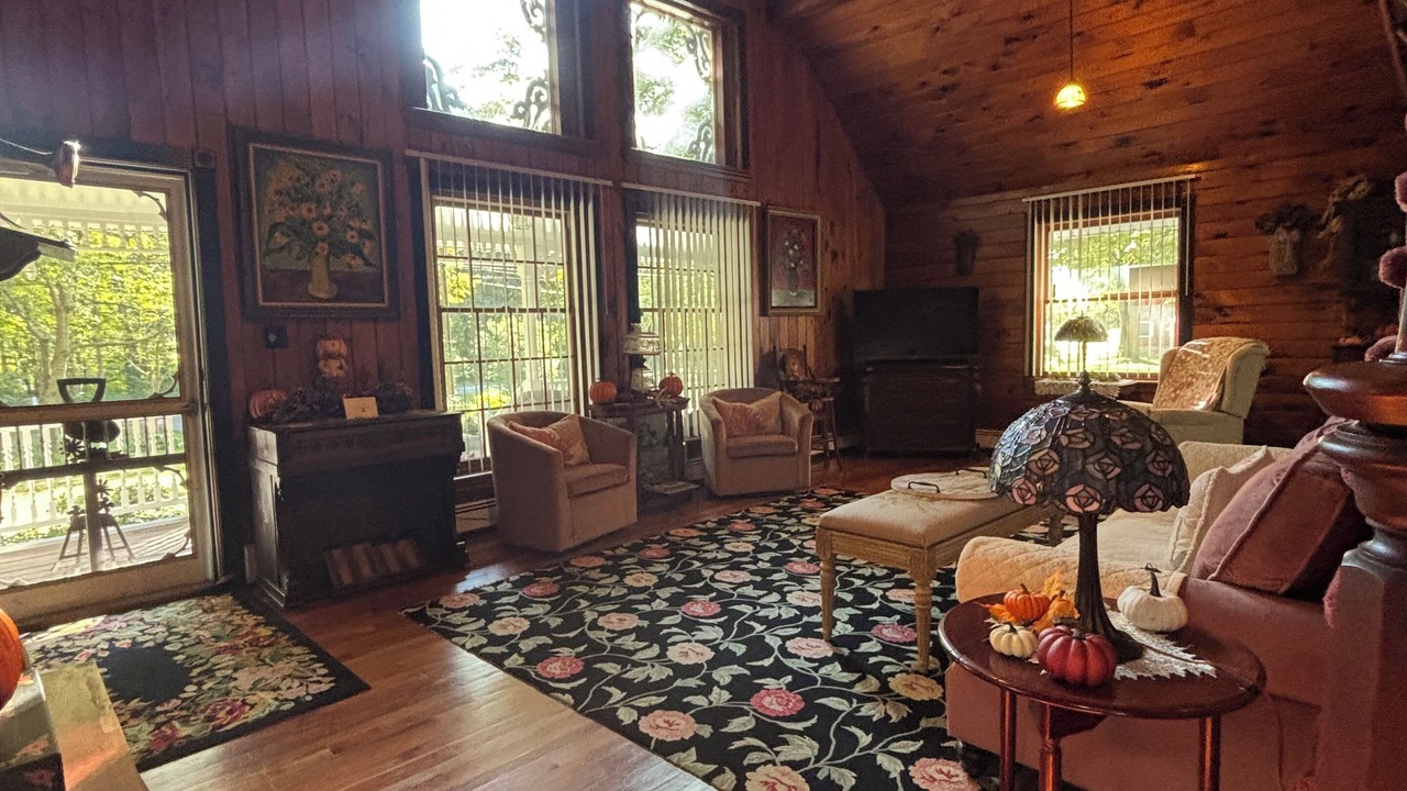 Photo of Livingroom in Barton