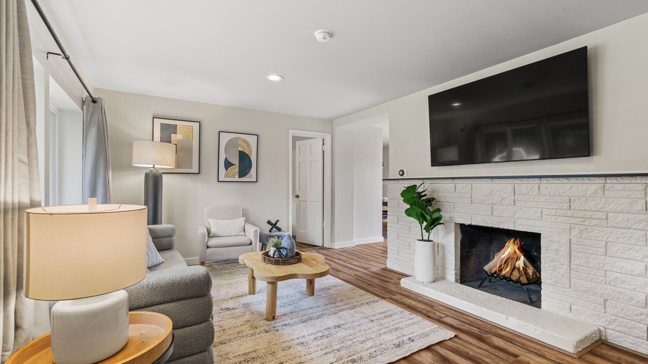 Photo of Livingroom in Olympic Hills