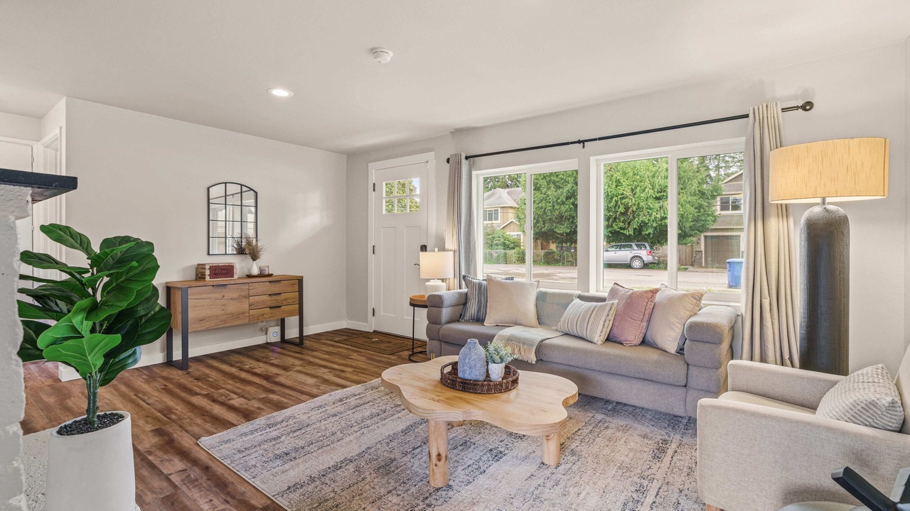 Photo of Livingroom in Olympic Hills