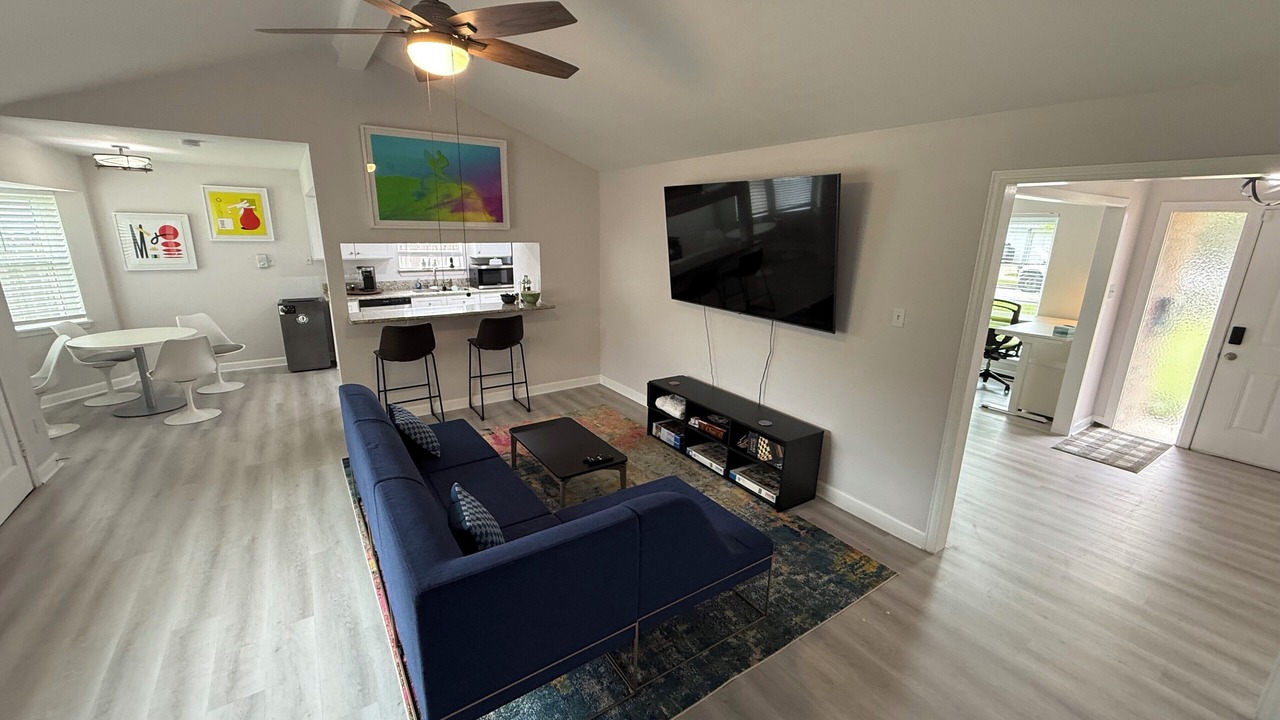 Photo of Livingroom in Woodlake - Briar Meadow