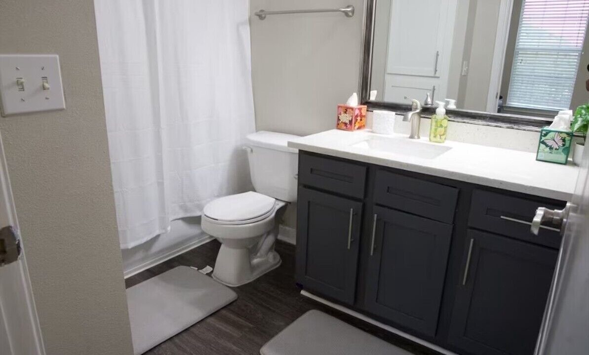 Photo of Bathroom in Alden Bridge