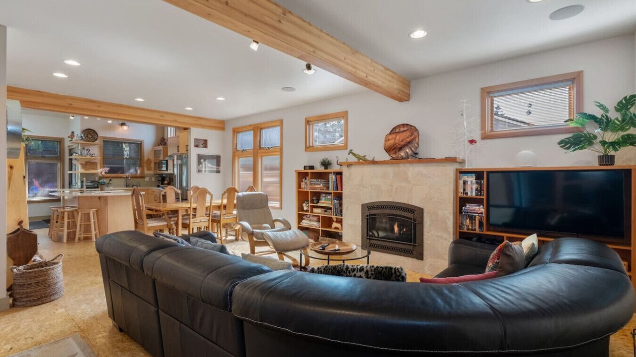 Photo of Livingroom in Genesee