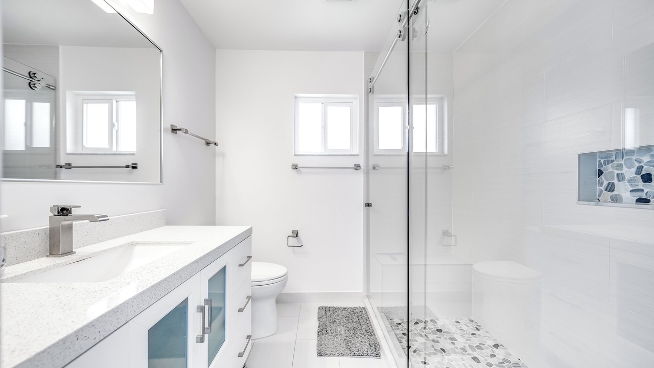 Photo of Bathroom in Garden Isles
