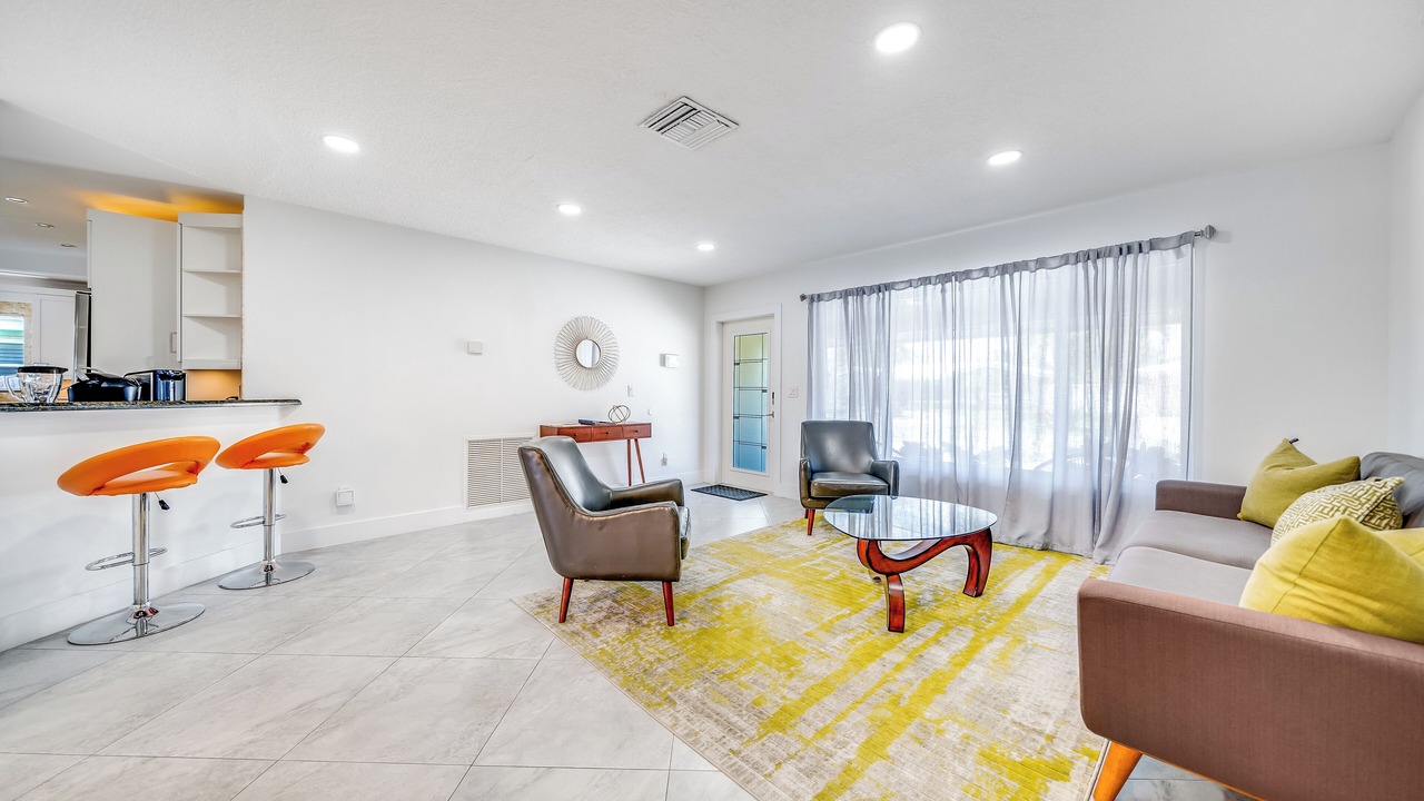 Photo of Livingroom in Garden Isles