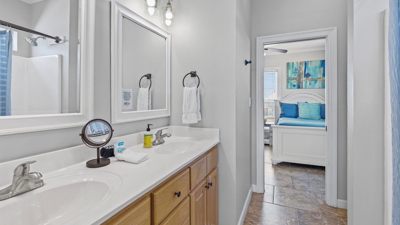 Photo of Bathroom in Dauphin Island