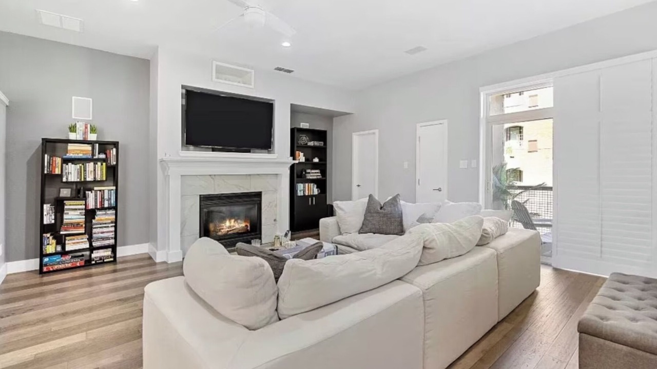Photo of Livingroom in Uptown