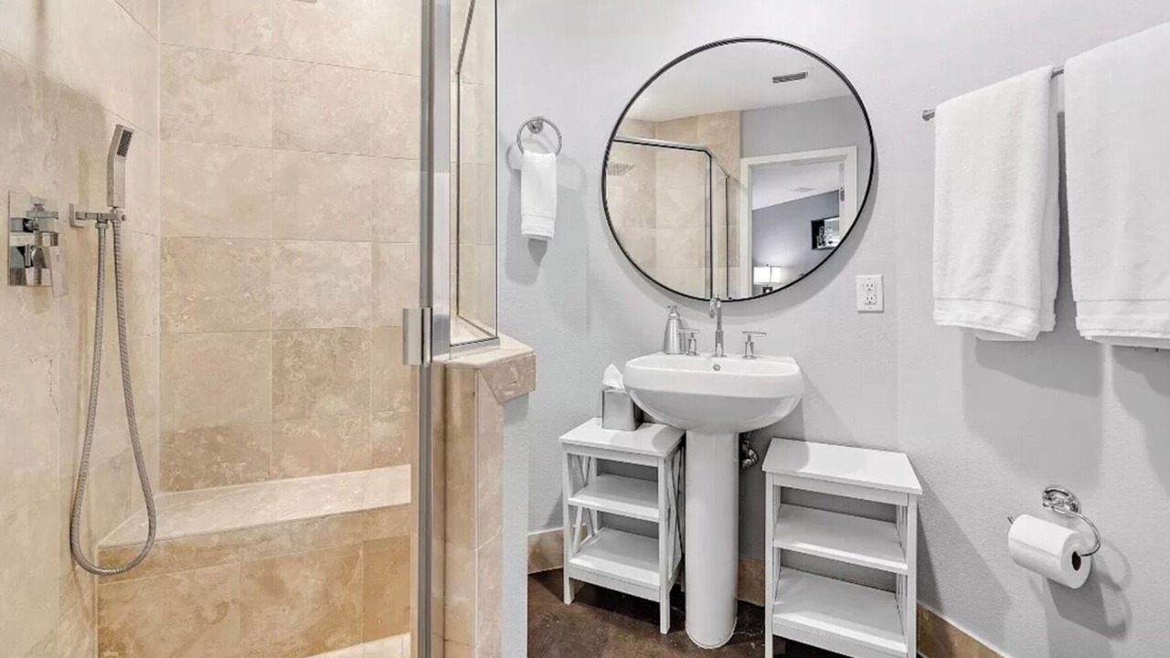 Photo of Bathroom in Uptown