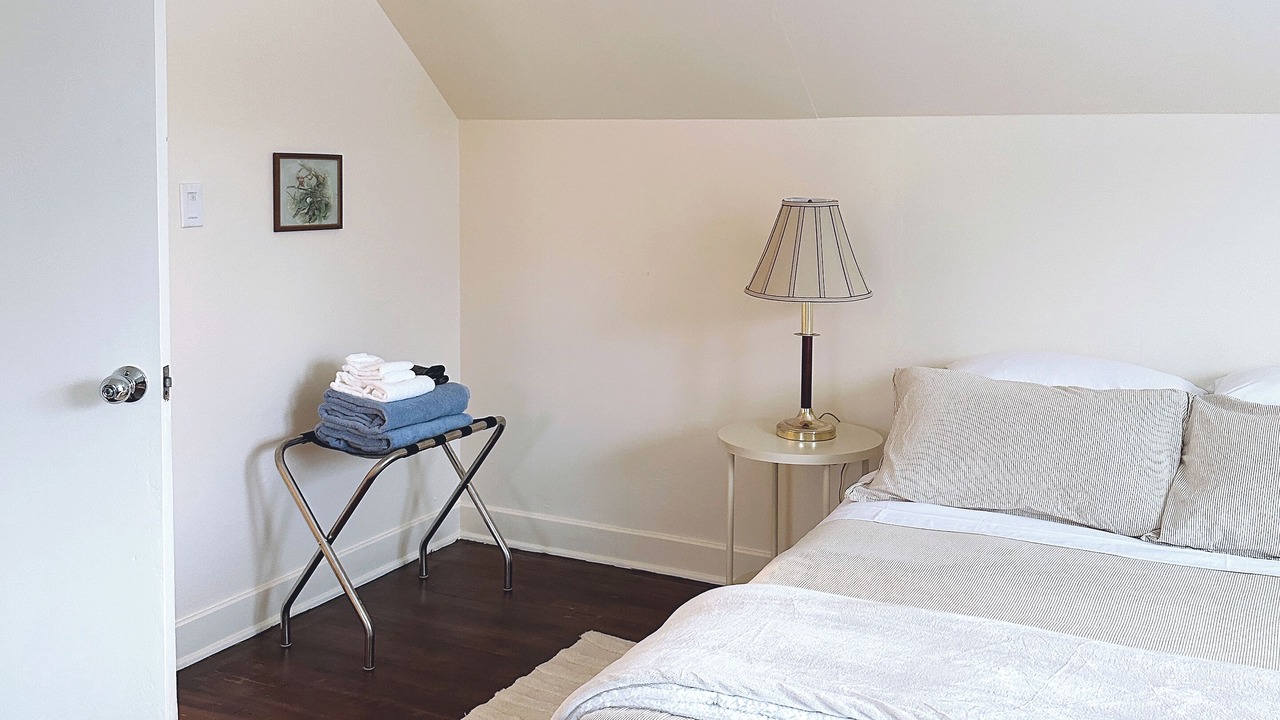 Photo of Bedroom in Roxbury