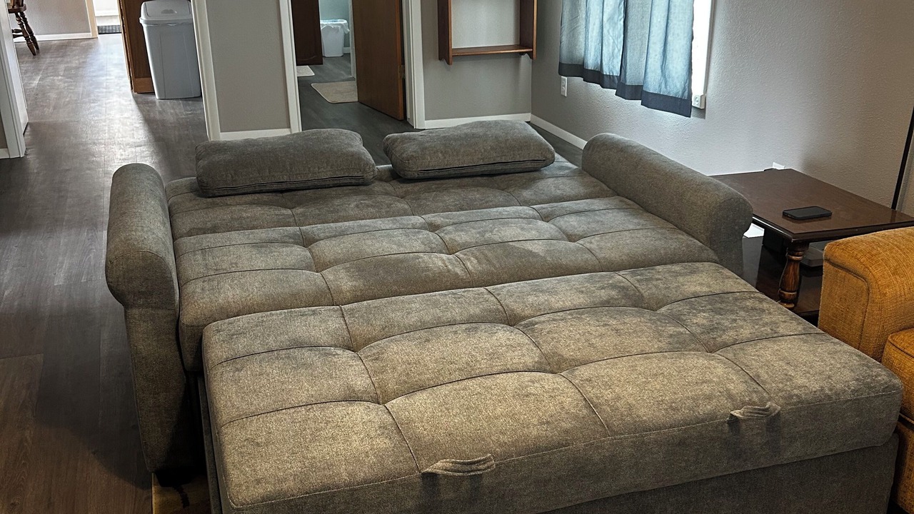 Photo of Bedroom in Encampment