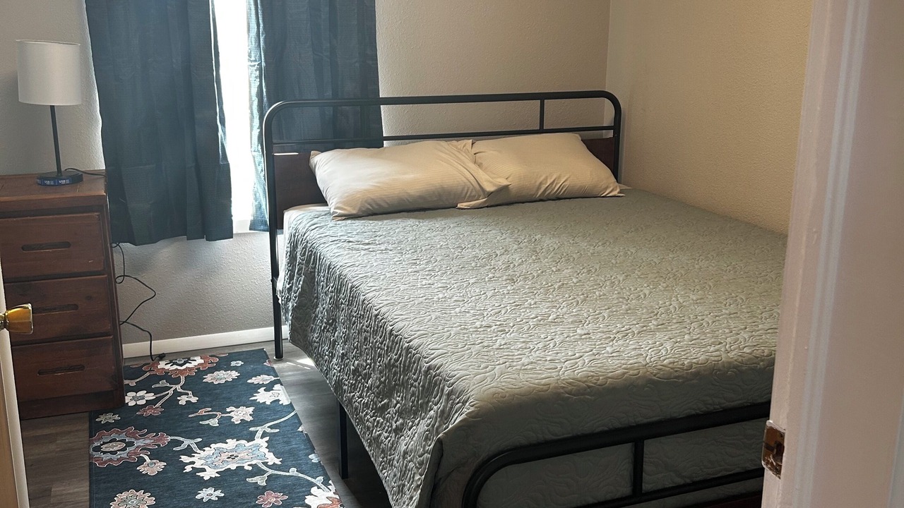 Photo of Bedroom in Encampment