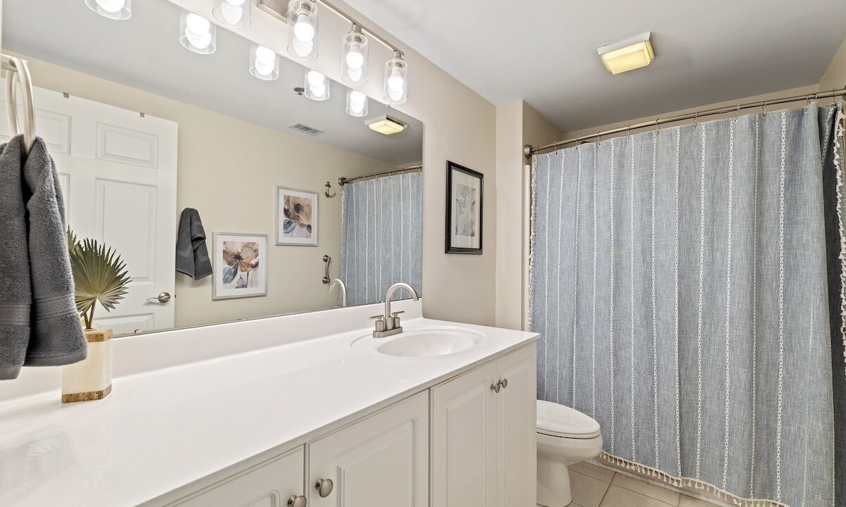 Photo of Bathroom in Riverwalk