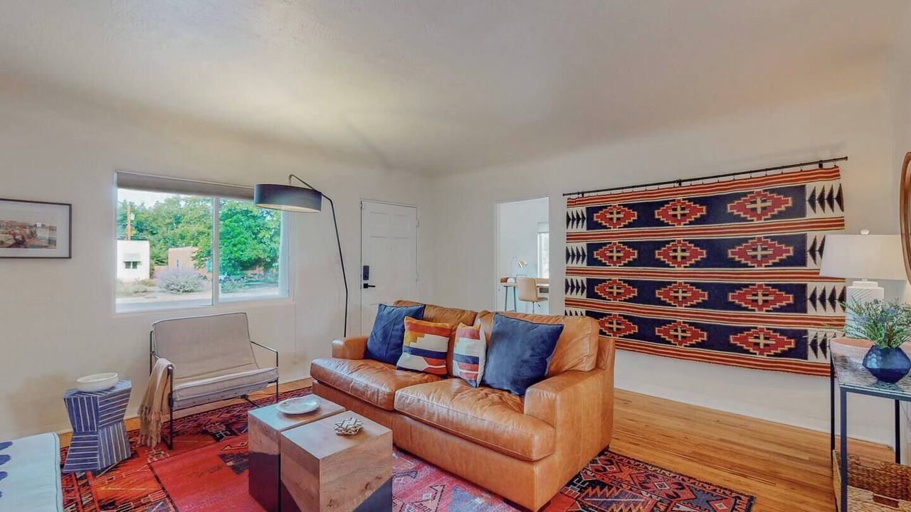 Photo of Livingroom in Highland Business