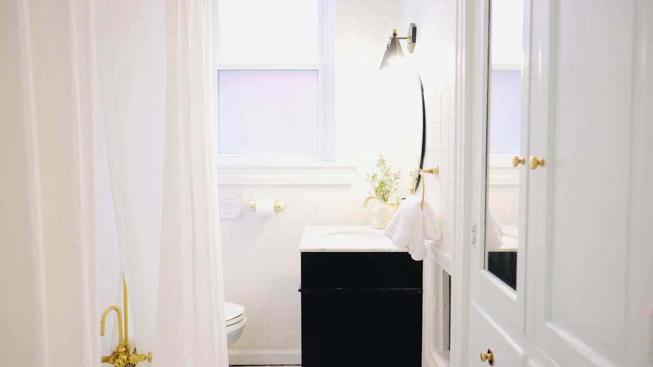 Photo of Bathroom in Tower Grove South