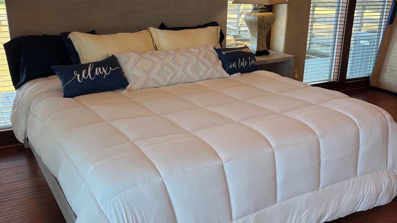 Photo of Bedroom in Benton