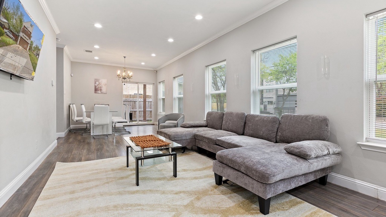 Photo of Livingroom in West Dallas