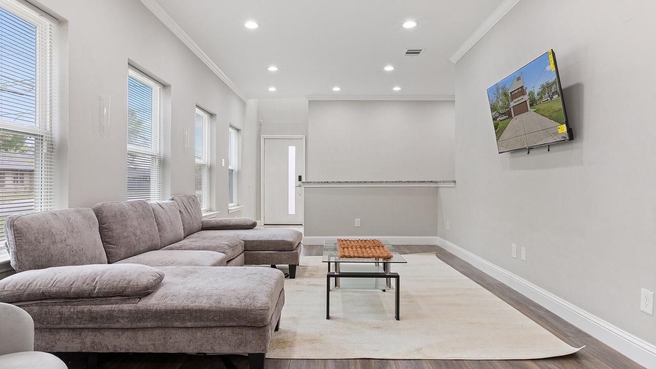 Photo of Livingroom in West Dallas