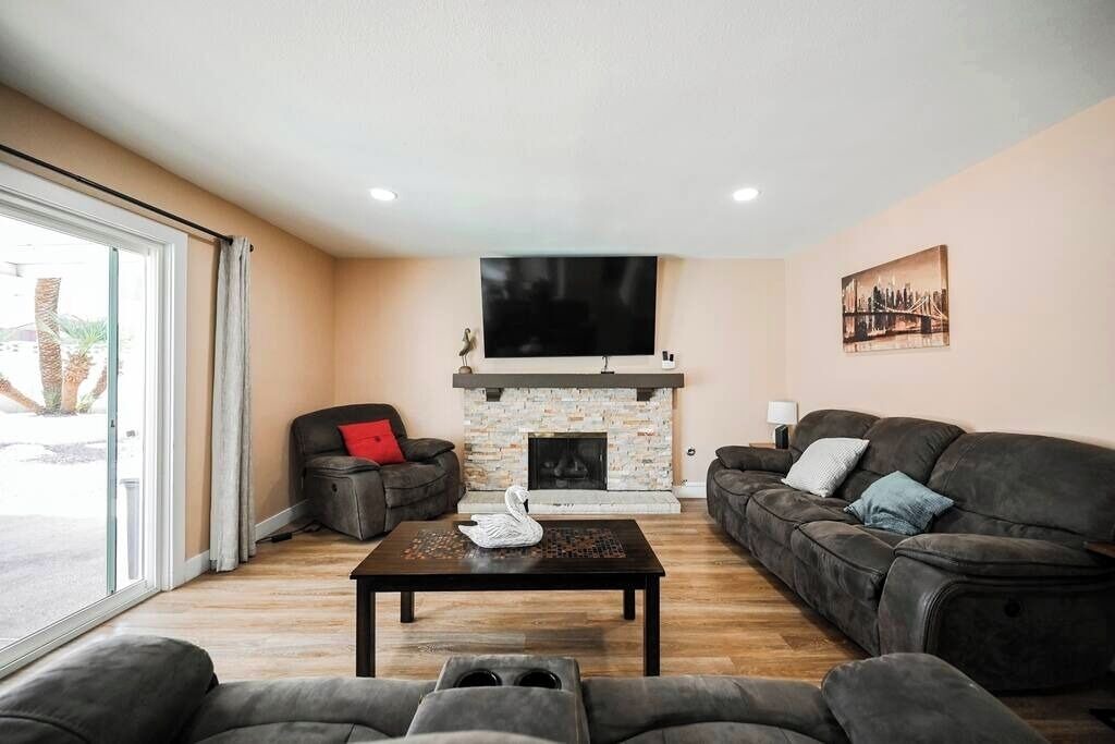 Photo of Livingroom in Green Valley North
