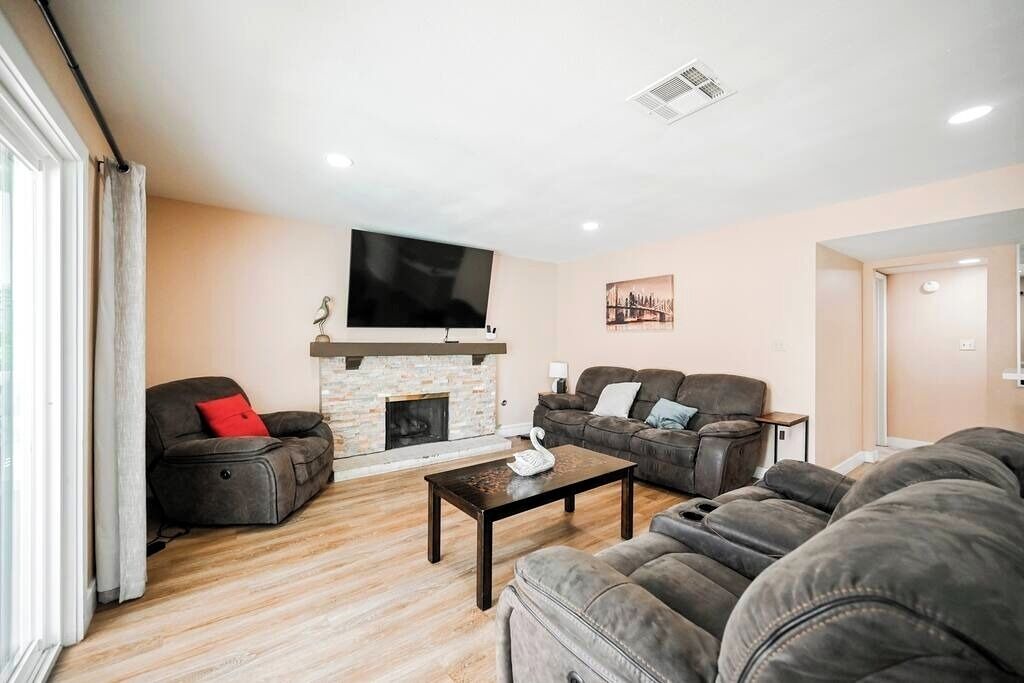 Photo of Livingroom in Green Valley North