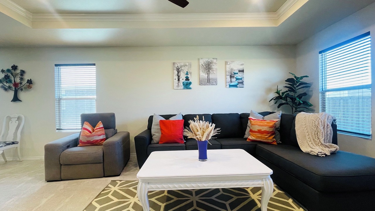 Photo of Livingroom in Aubrey