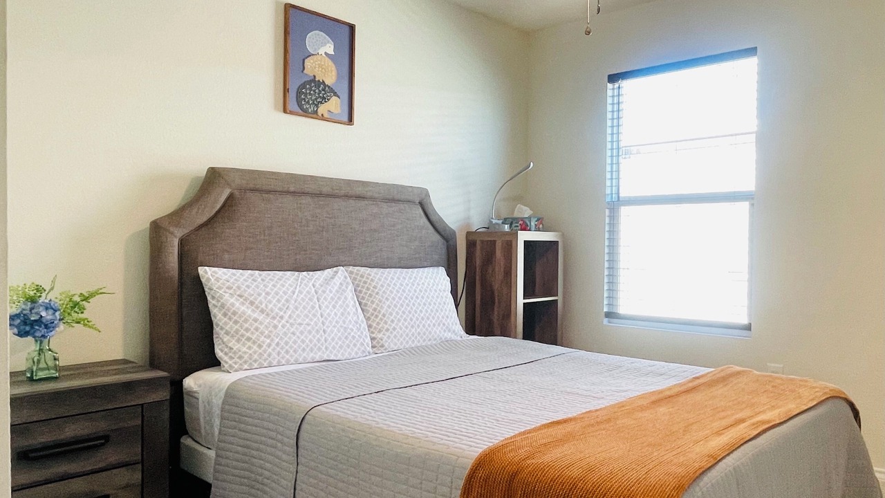Photo of Bedroom in Aubrey