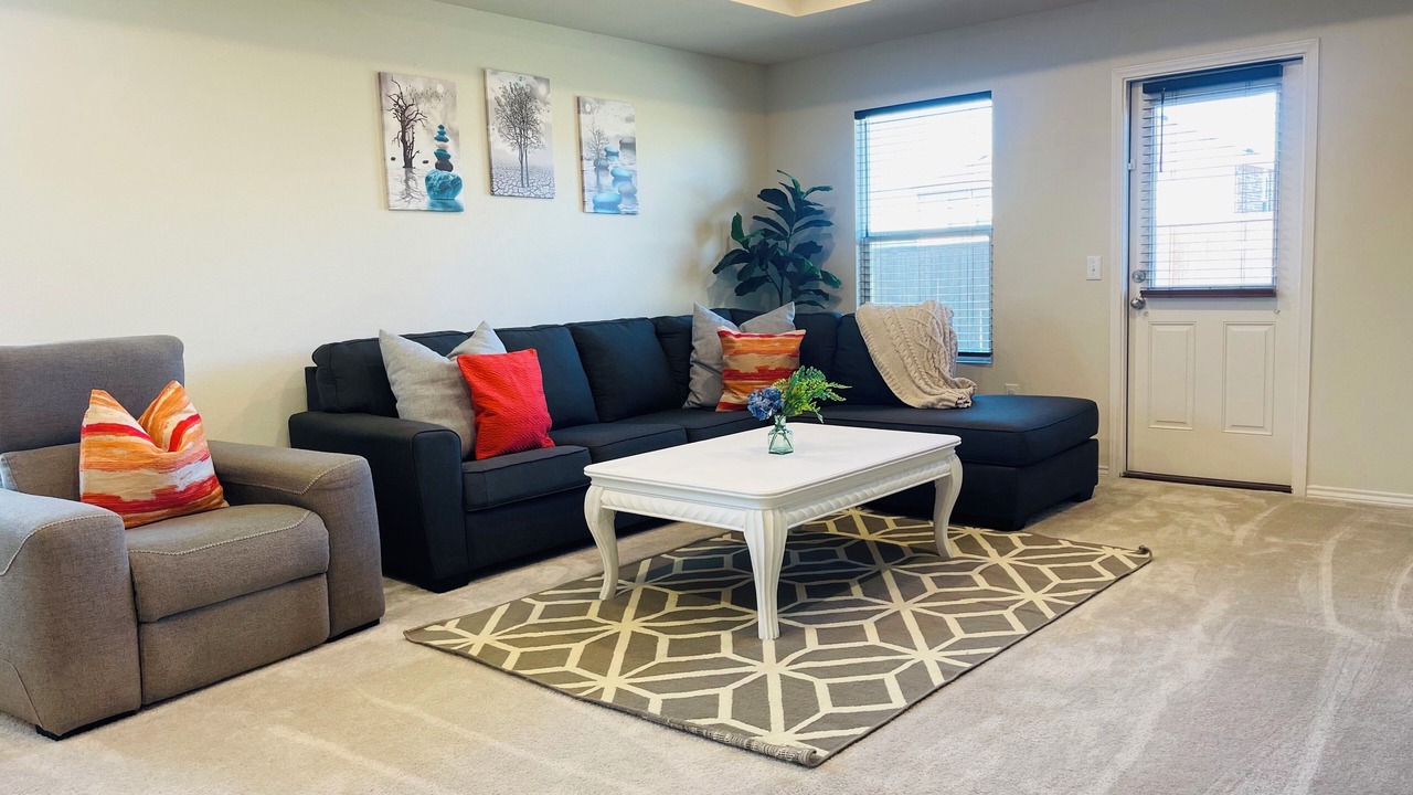 Photo of Livingroom in Aubrey