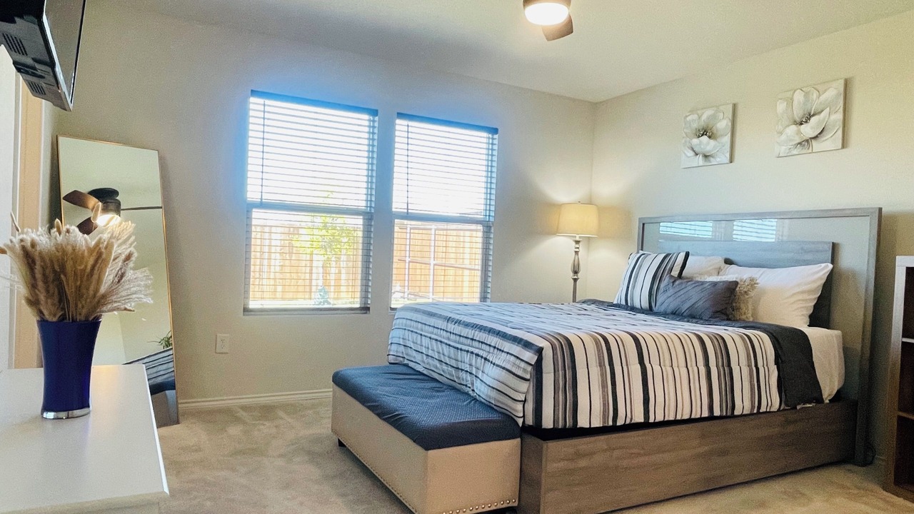 Photo of Bedroom in Aubrey